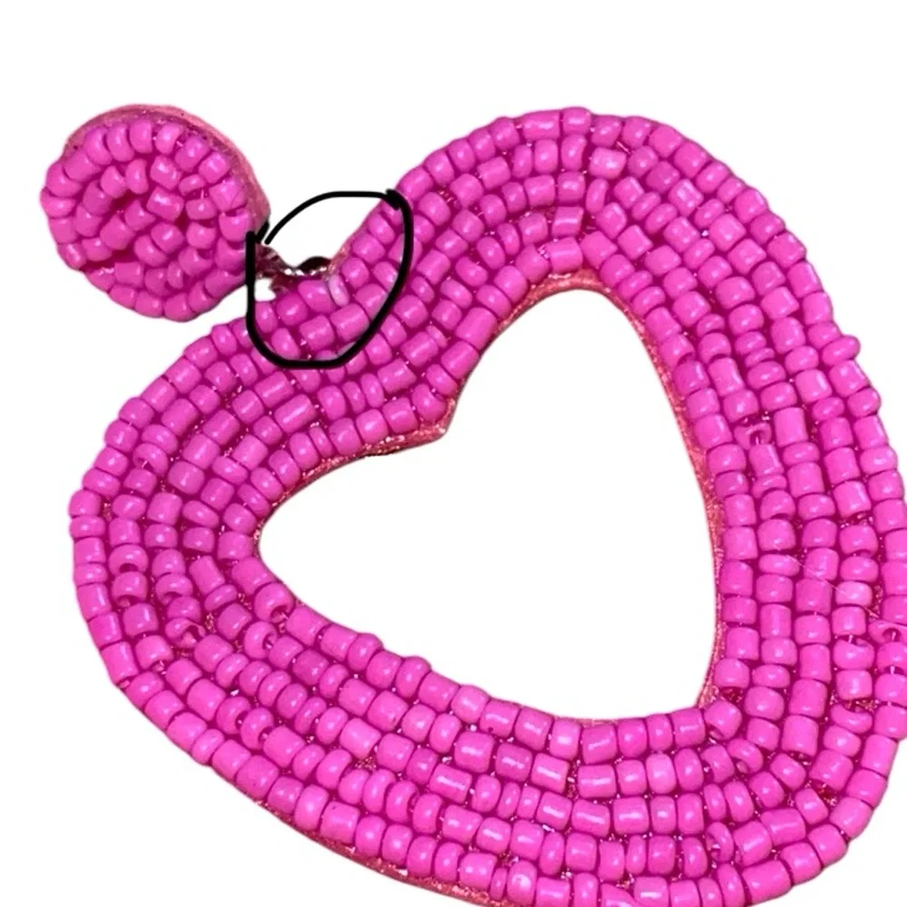 NWOT Pink Heart Beaded Earrings